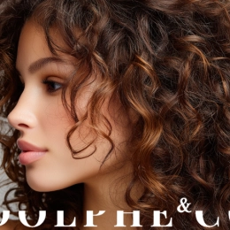 Routine cheveux bouclés en hiver : comment préserver l'hydratation et la définition